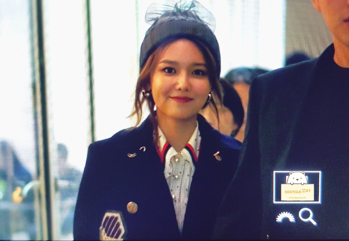 [PIC][12-10-2016]SooYoung tham dự sự kiện "COACH 75th Anniversary Heritage Exhibition" vào tối nay CukEtEeUAAA28r_