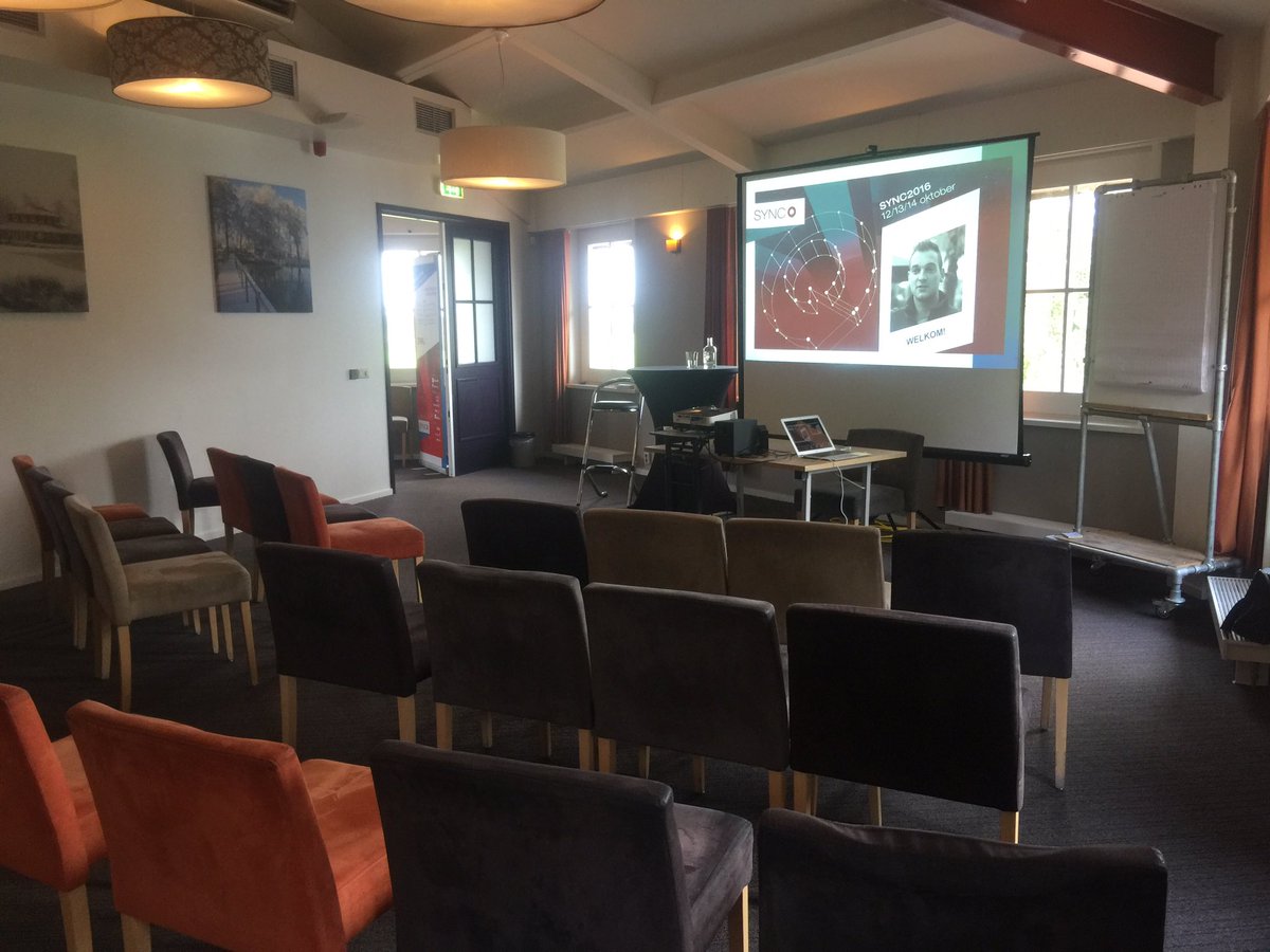MichaelLumDNL's tweet photo. Over 'n aantal minuten optreden tijdens #SYNC2016. Workspace 2.0 & Applications, je hoort in 45 minuten meer over https://t.co/EyKOUpoSbi. https://t.co/NOtYg1pTE4