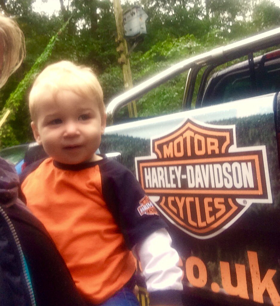kittyxuk's tweet photo. #HarveyDavidson @BuchanCP spotted this truck, had to get a photo of my 21 month old son next to it in his matching Harley Davidson top 🏍 https://t.co/iU1K3Q0zdq