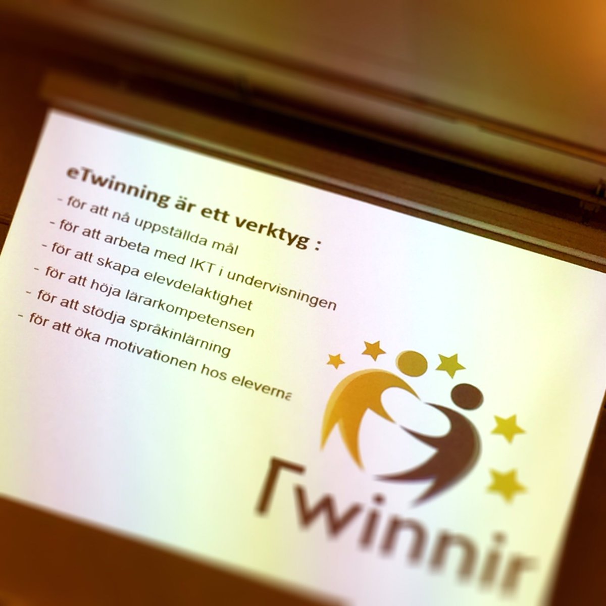 vallbacksskolan's tweet photo. En eftermiddag med eTwinning för skolledare och lärare på #vallbacksskolan https://t.co/GbKSHynOVF