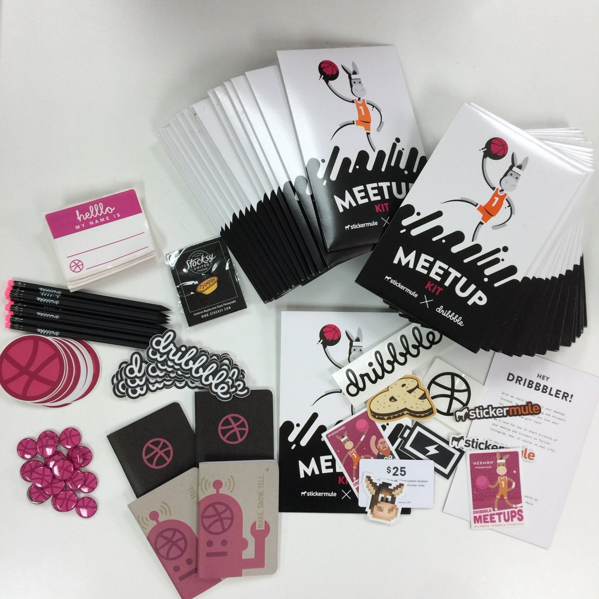 MinitheoryHQ's tweet image. Calling all designers. Don't miss the Singapore Dribbble meetup on 19 Oct. Free pizza &amp;amp; swag available for grab! buff.ly/2dOJ7oE