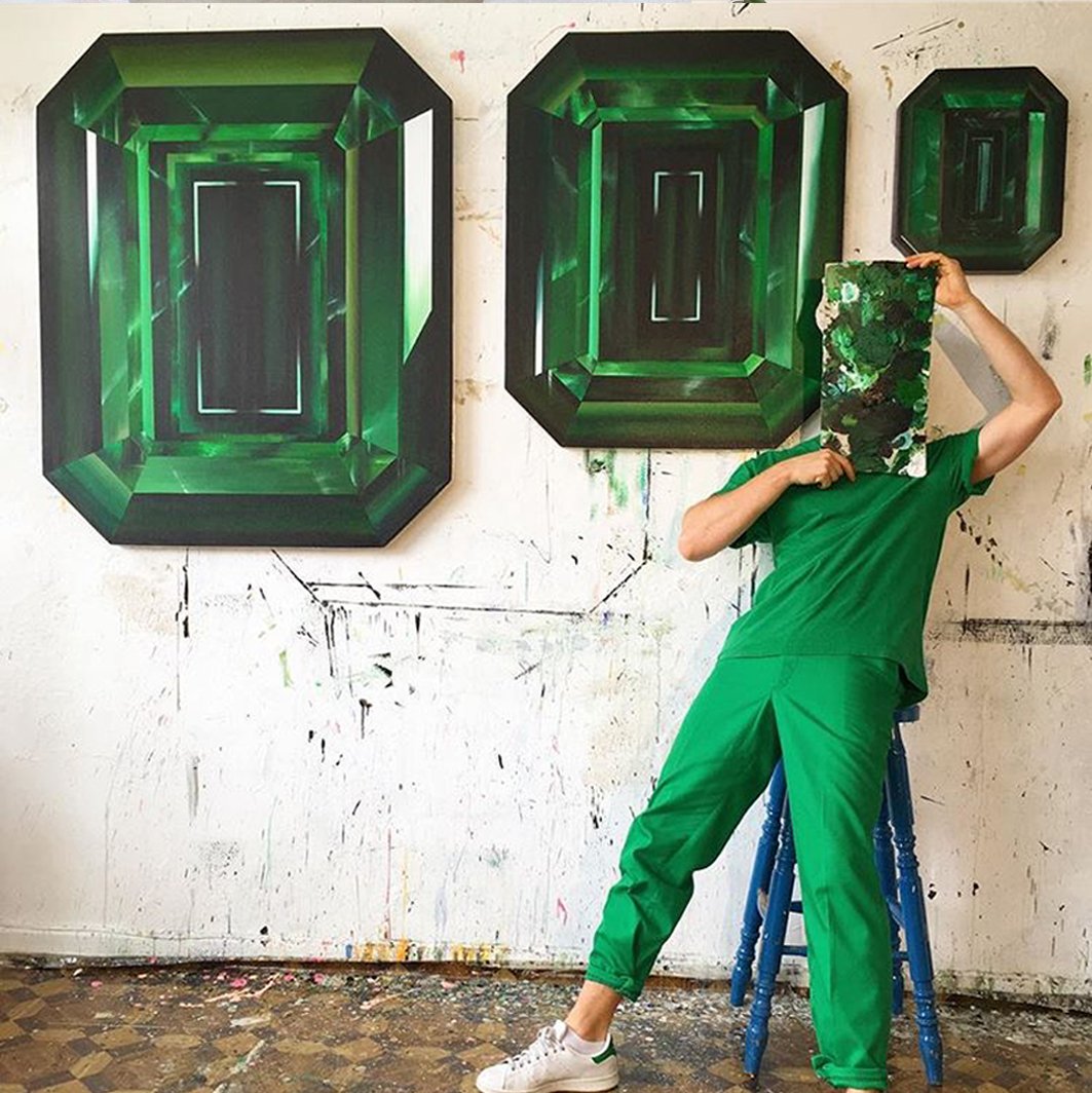goldandrosesjoy's tweet photo. Kurt Pio's art, Gold&amp;Roses inspiration! We love it! #goldandrosesjoyas #kurtpio #art #emerald https://t.co/sbZI3zOrsy