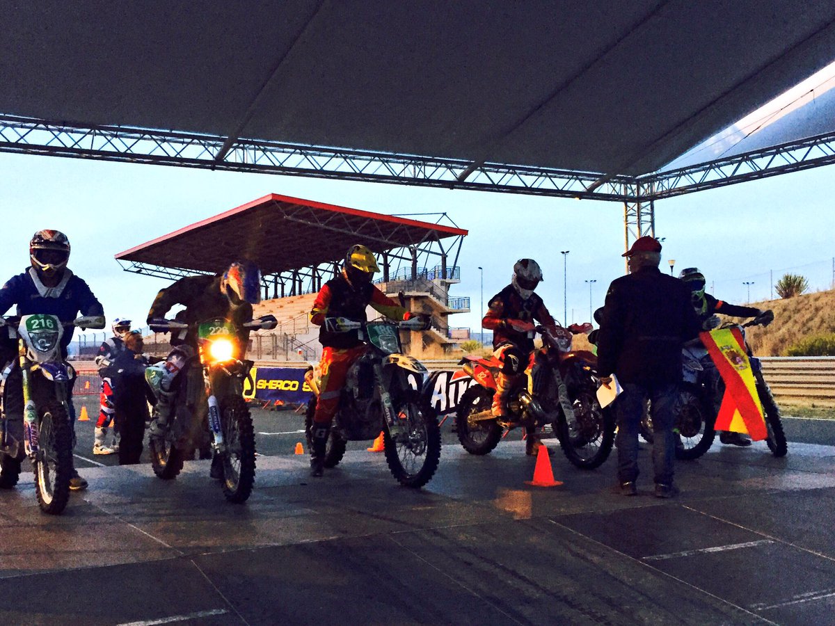 FivemediaPress's tweet photo. Captando todos los momentos de estos #ISDE2016 #FIMISDE #press @FIMISDE @EnduroVintage https://t.co/aSvigP1qKt