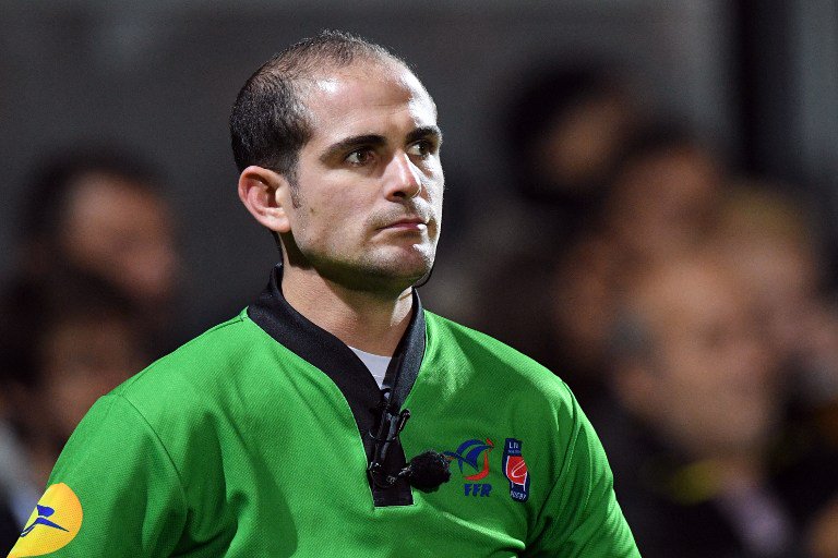FranceRugby's tweet photo. Les arbitres aux commandes: M.Raynal (#IRLNZ) R.Poite (#JAPARG/#PDGAFS) J.Garcès (#ANGAFS/#IRLAUS); A.Ruiz (#GEOSAM) P.Gauzere (#ANGARG). https://t.co/gdDR5bkc1F