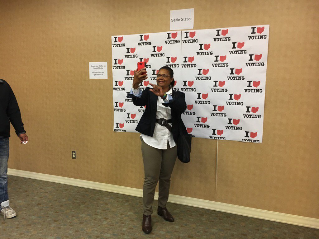 MDPitmanJournal's tweet photo. Early voting selfie station at the @ButlerBOE #butlerohvotes https://t.co/GMPdizlsPM