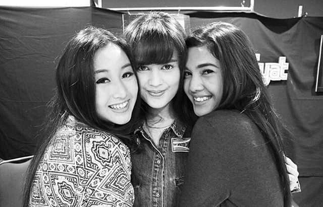 Suka bgt liat pict ini😍😍
3 cwe cantik😍😍😍
Bidadari bidadari AJ😉
Happy AJ Day
Moga episodenya makin panjang &amp; makin bikin baper😄😄😄 #HappyAJday