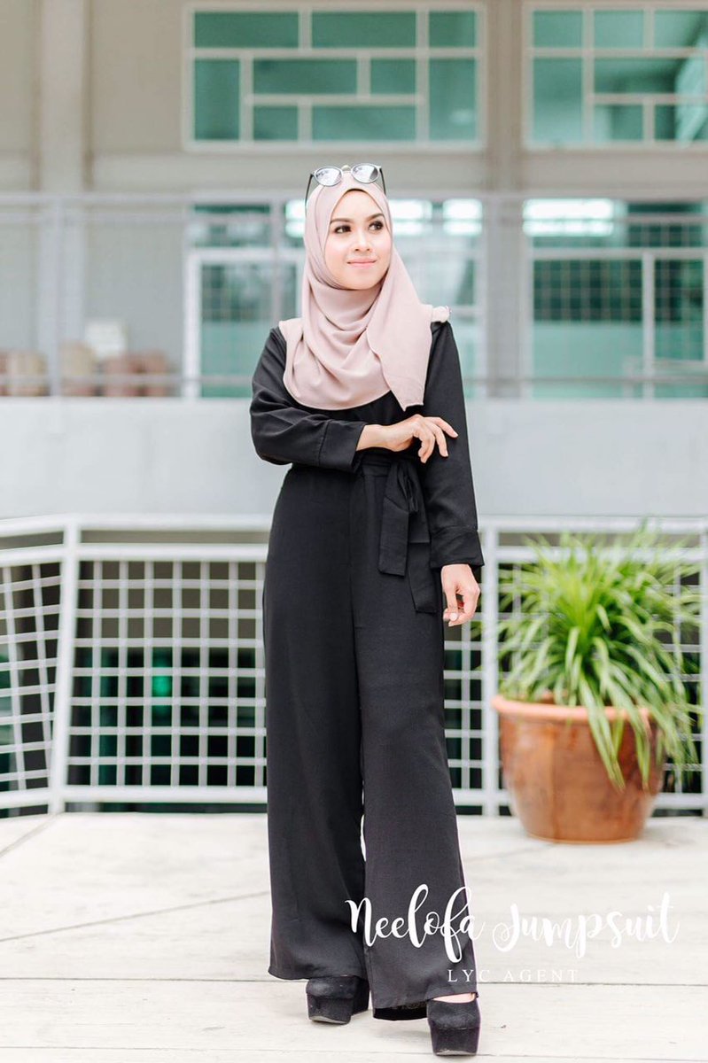 3darasoutlet's tweet photo. Neelofa jumpsuit ada reben kat pinggang . Comel mcm neelofa tak?boleh dm kalau nak. Hehe https://t.co/z9gohg8QDW