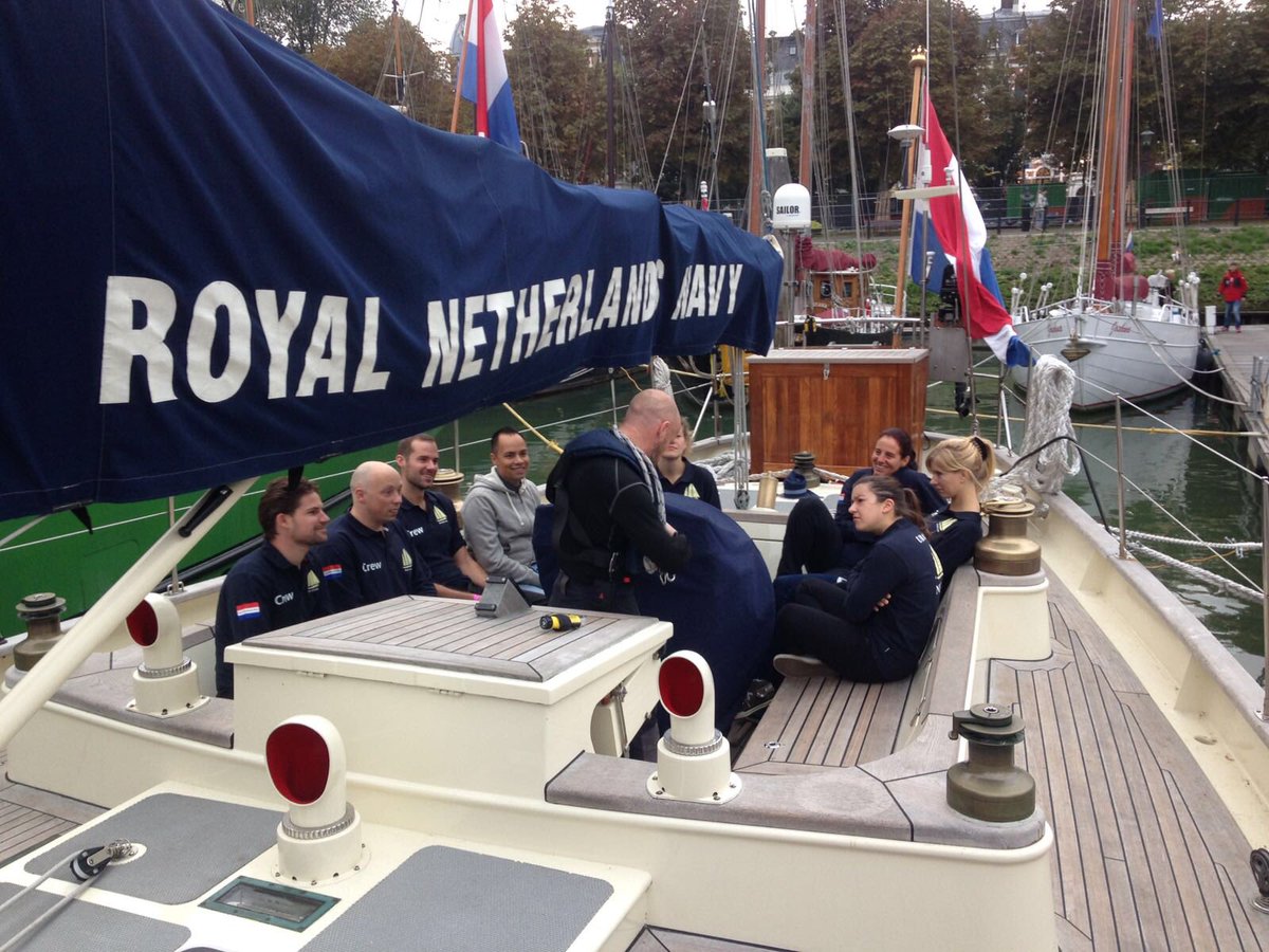 kon_marine's tweet image. Het opleidingsschip van de marine wordt tijdens de race gevaren door leden van Jong Defensie. @WesterWW @rotcyp