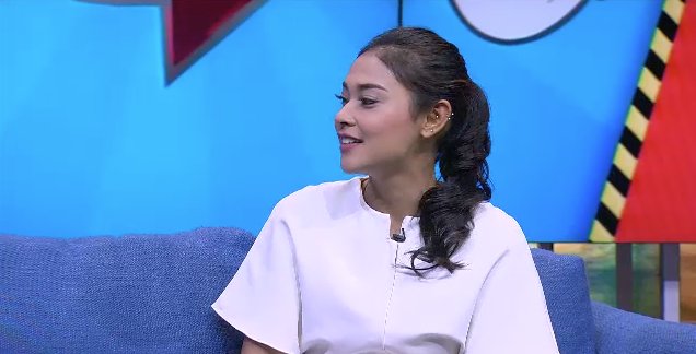 Yoott... malam ini <a href="/TheComment_NET/">The Comment</a> kedatangan nona <a href="/ALYAAPUTRI/">Alya Zayyan Shafa</a> yg bakal seseruan pkl 22.00 WIB. Eits, tp ga bakal sendirian loh.