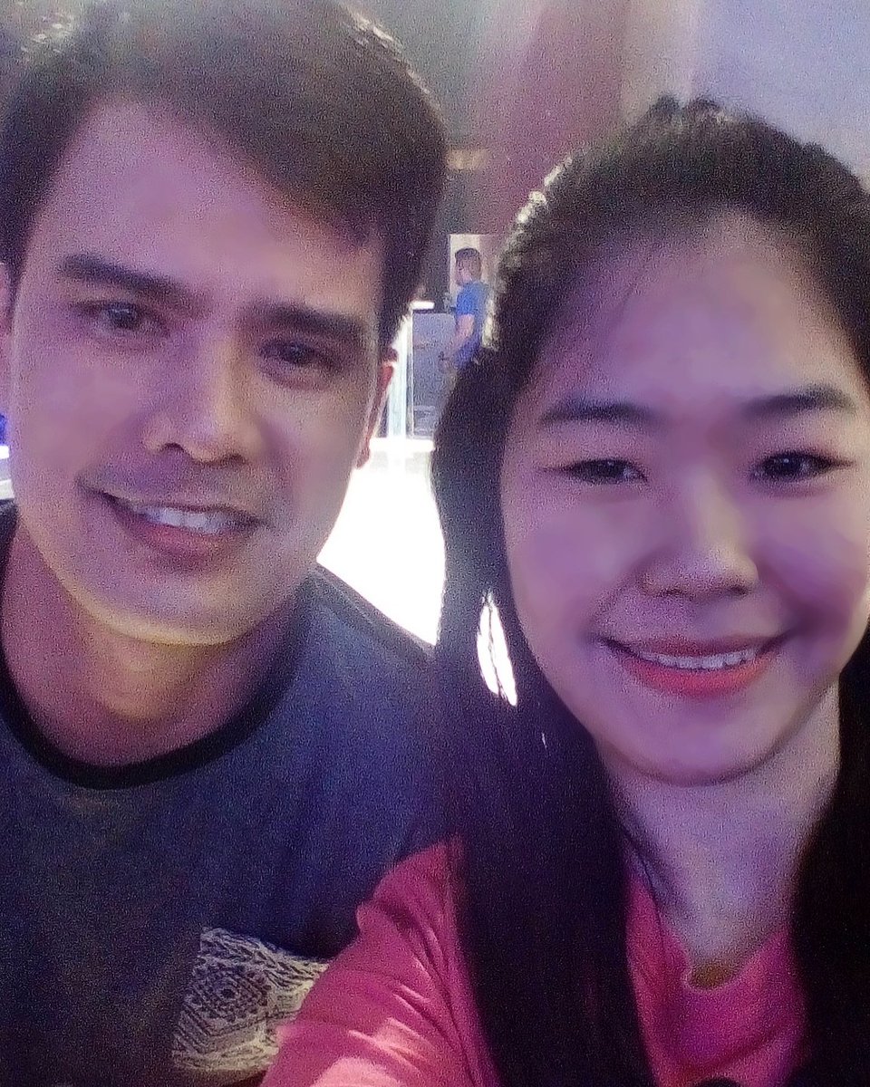 KrisMingYoo's tweet photo. My idol <3
#minutetowinit
#Taping
#JaoMapa
#RobiDomingo
#BigMouth
#DjJaiho https://t.co/zu9fGofgL3