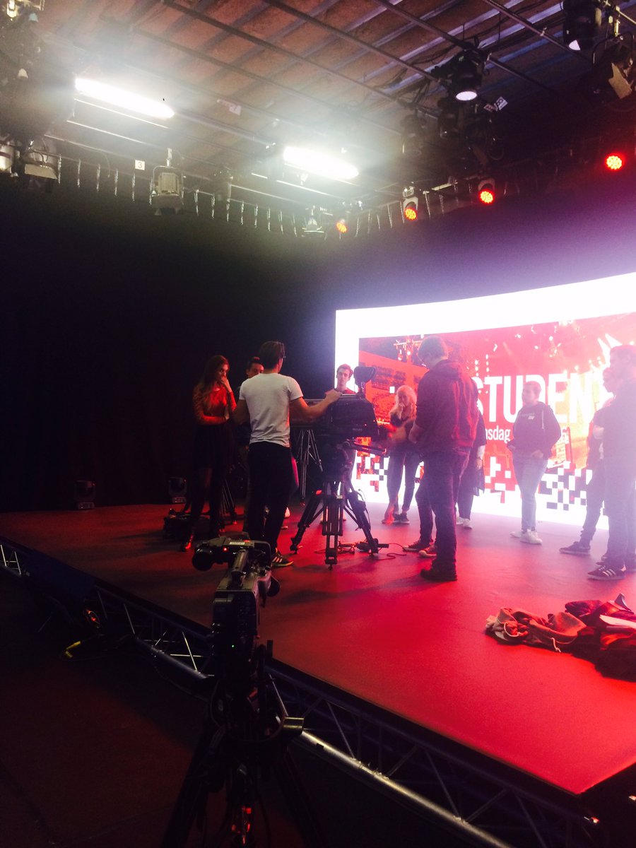TentooBE's tweet photo. Eens horen hoe het er in't echt aan toegaat #dbstudentday  #audio #video #camera #postproductie @dbvideobvba https://t.co/0lOpqifcMs