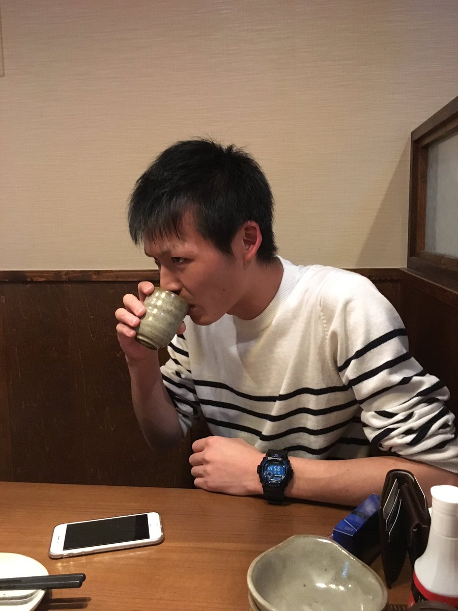 jun74w's tweet photo. こんな渋い顔でお茶飲む人はじめて https://t.co/j6Mhqv3Chi