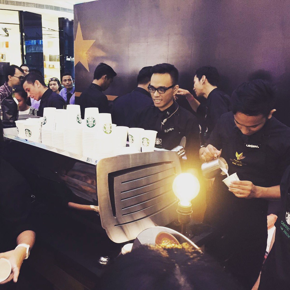 victoriaarduino's tweet image. Starbucks event in Jakarta with #VA388BlackEagle &amp;amp; #mythos1