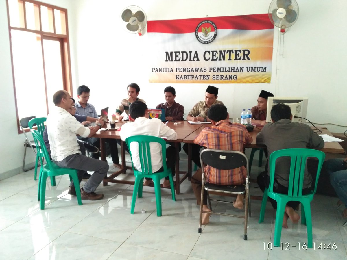 panwaslu_serang's tweet photo. @bawaslubanten #Pilkada2017 https://t.co/ZZawTs8ESd
