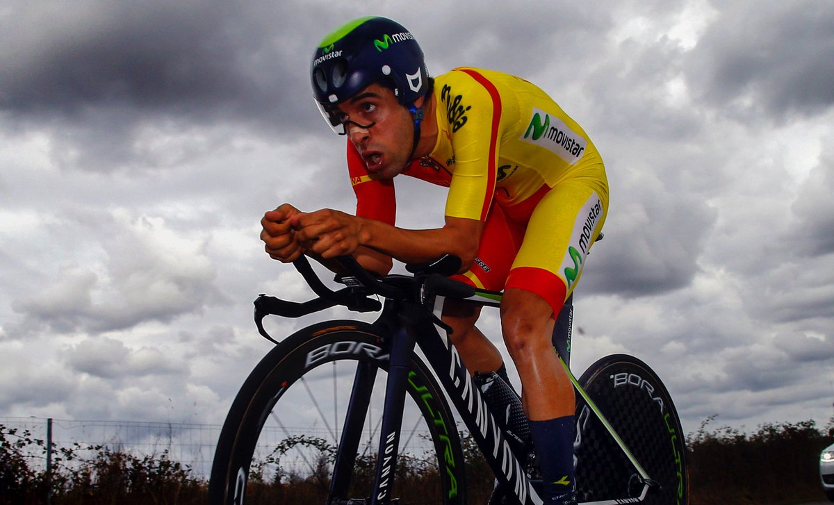 Movistar_Team's tweet photo. 🏅 ¡JONATHAN CASTROVIEJO, BRONCE EN EL MUNDIAL CRI #UCIDoha2016! El ciclismo hace de nuevo justicia con el vizcaíno tras un 2016 durísimo. 👏👏 https://t.co/WFiy0rXwx0