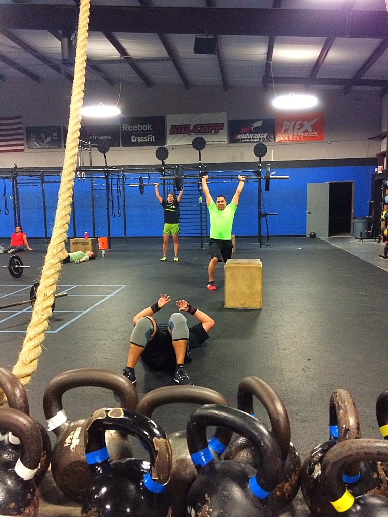 grindhouse832's tweet photo. Early bird gainz #grindhouse #832crossfit #powercleans #justkeepjumping # mayhemintheAM https://t.co/HAEWo1m3tw
