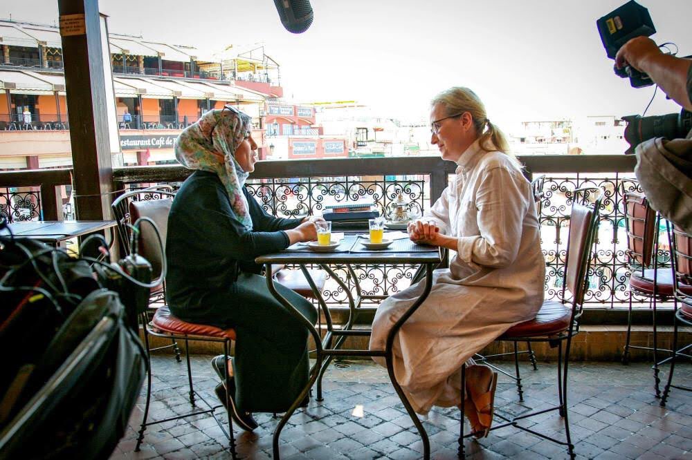 MerylStreepPage's tweet photo. NEW PICS | some more pics from yesterday and her project #LetGirlsLearn #WeWillRise 💕 #MichelleObama #MerylStreep https://t.co/kNJ1loyc3G