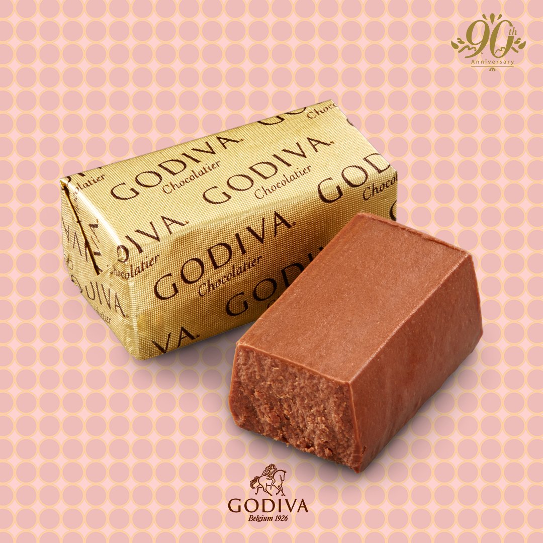 Godiva_Arabia's tweet photo. تعرف علي نوبليس... شوكولاته تمزج بين برالين البندق و شوكولاته الحليب الذائبة متوجة برقاقة ذهبية رقيقة
#chocolateoftheweek #godivaArabia https://t.co/d8BcmyP4Fx