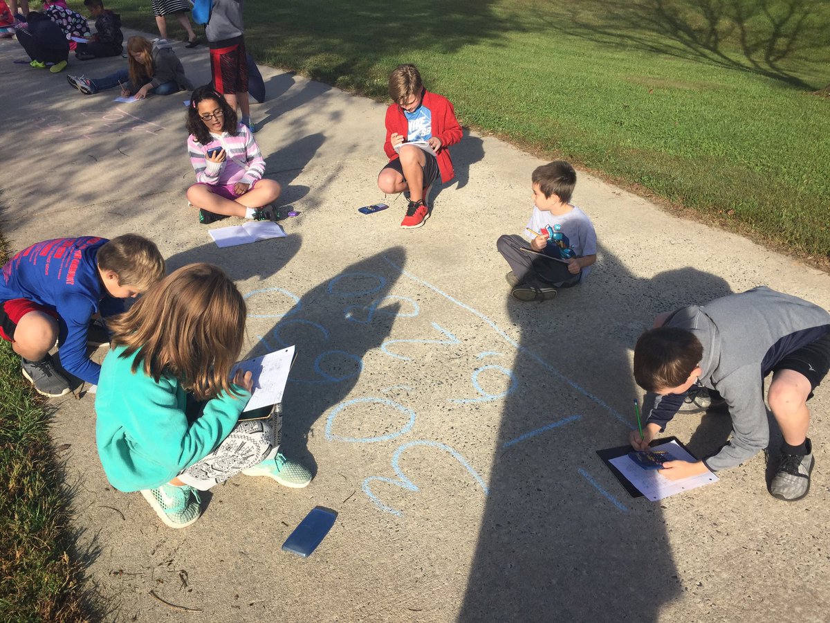 WillardPenny's tweet photo. Taking learning outside this am! #4thgradePBL #contentworkshop @MRSJNR @murph12_l @JO_Intermediate @Wake_UTD_PBL https://t.co/01zToRCVTJ