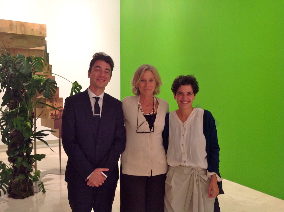Museo_MAXXI's tweet photo. .@GioMelandri in anteprima a @la_Quadriennale con i curatori #LuigiaLonardelli e #SimoneCiglia: l'arte fa rete per #ContemporaneamenteRoma https://t.co/uCQ1Jmjtv1