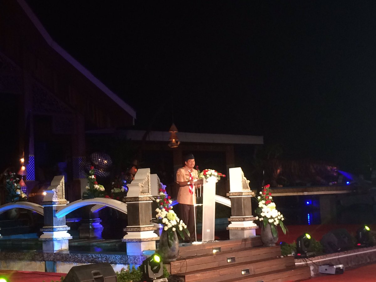 Kang <a href="/DediMulyadi71/">Kang Dedi Mulyadi</a> memberikan sambutan dalam malam penganugerahan dalam rangka hut pramuka 55 Jabar