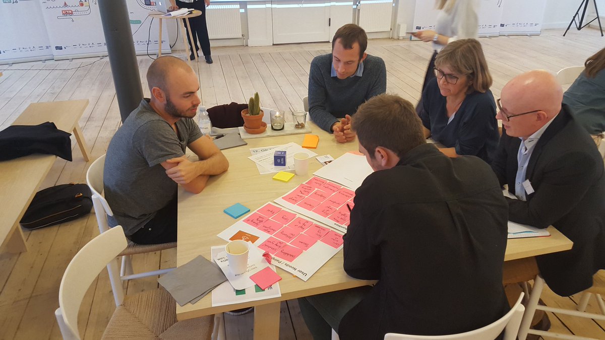 JasminaViso's tweet photo. Identifying user needs, before mapping put the customer journey. Intensive and learning workshop with @Designit @Deleby_DAC #customerjourney https://t.co/2CtFZg4GuW