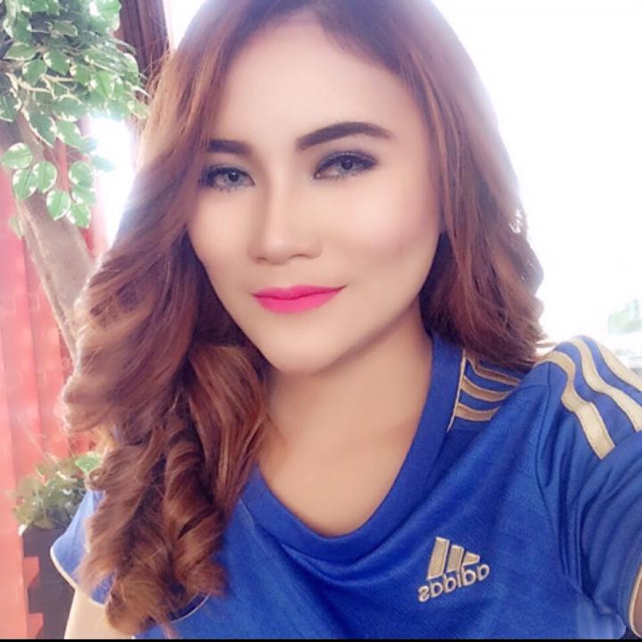 Come hangout with me on #BIGOLIVE. web.live.bigo.sg/2110257567_147…