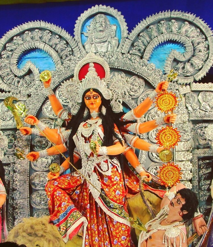 ghosh_sanjukta's tweet photo. This Is My Most Favourite One!! ❤💯 #LoveTheFaceOfMaaDurga 😍 
#FamousOne of #Serampore 
#DurgaPuja2016 💞🎇 https://t.co/Xll3jIQtHg