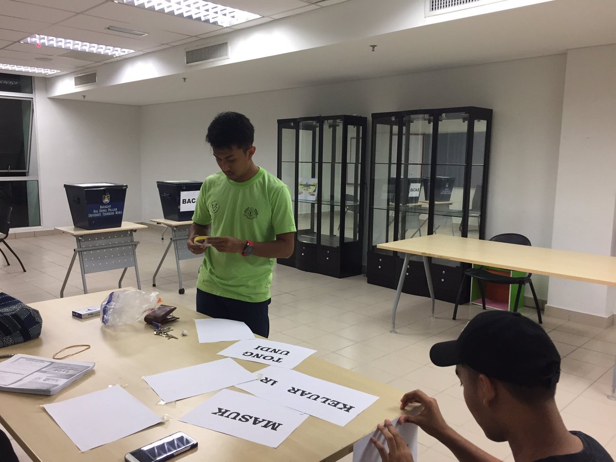 cassfsppp's tweet photo. Persiapan tempat mengundi. Jangan lupa datang ajak satu kelas turun ๐ณ
#CASSElection
#CASSOnAir https://t.co/ejMnnEetbB