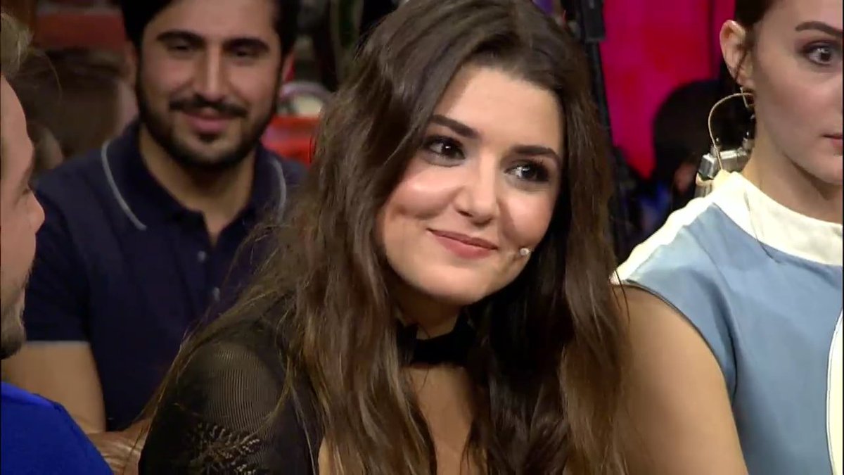 baehandeercel's tweet photo. Bebeksin bebek!💛 #handeerçel @HandeErcel https://t.co/BARLHPH6CQ
