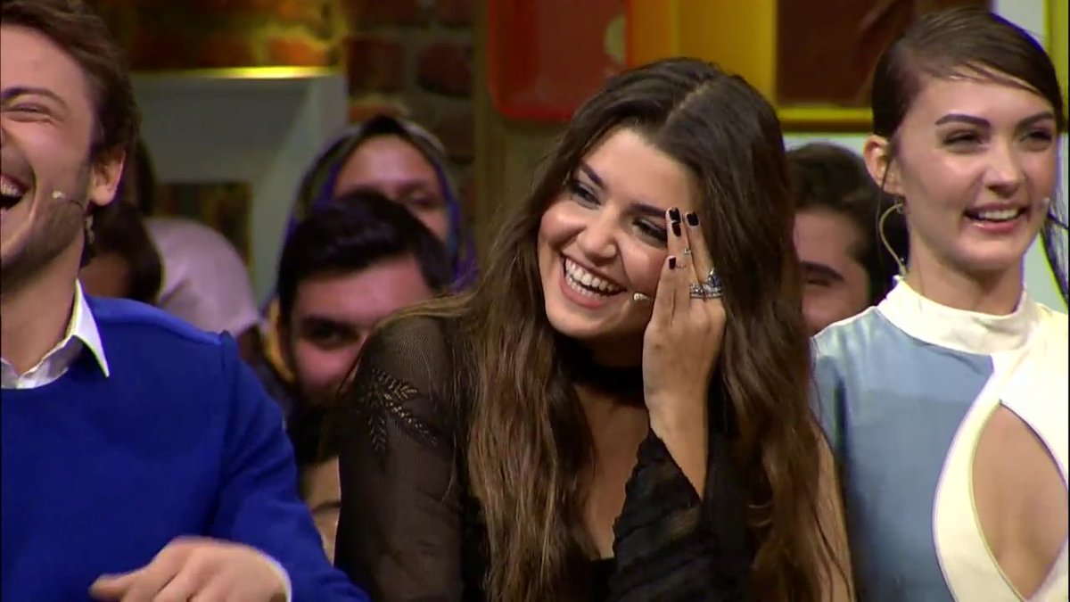 baehandeercel's tweet photo. Bu karelere bakınca istemsizce gülüyorum.😻 #handeerçel @HandeErcel https://t.co/0RhmcT7JQx