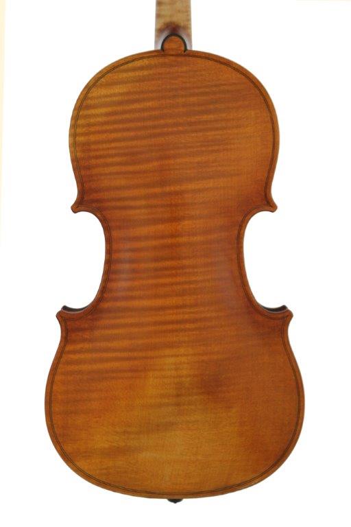 WagstaffJustin's tweet photo. @ViolinExpert celebrates 200th inst from #wessexviolinco #MadeinBritain exhibiting at Music China https://t.co/iNwPjF3v3R
