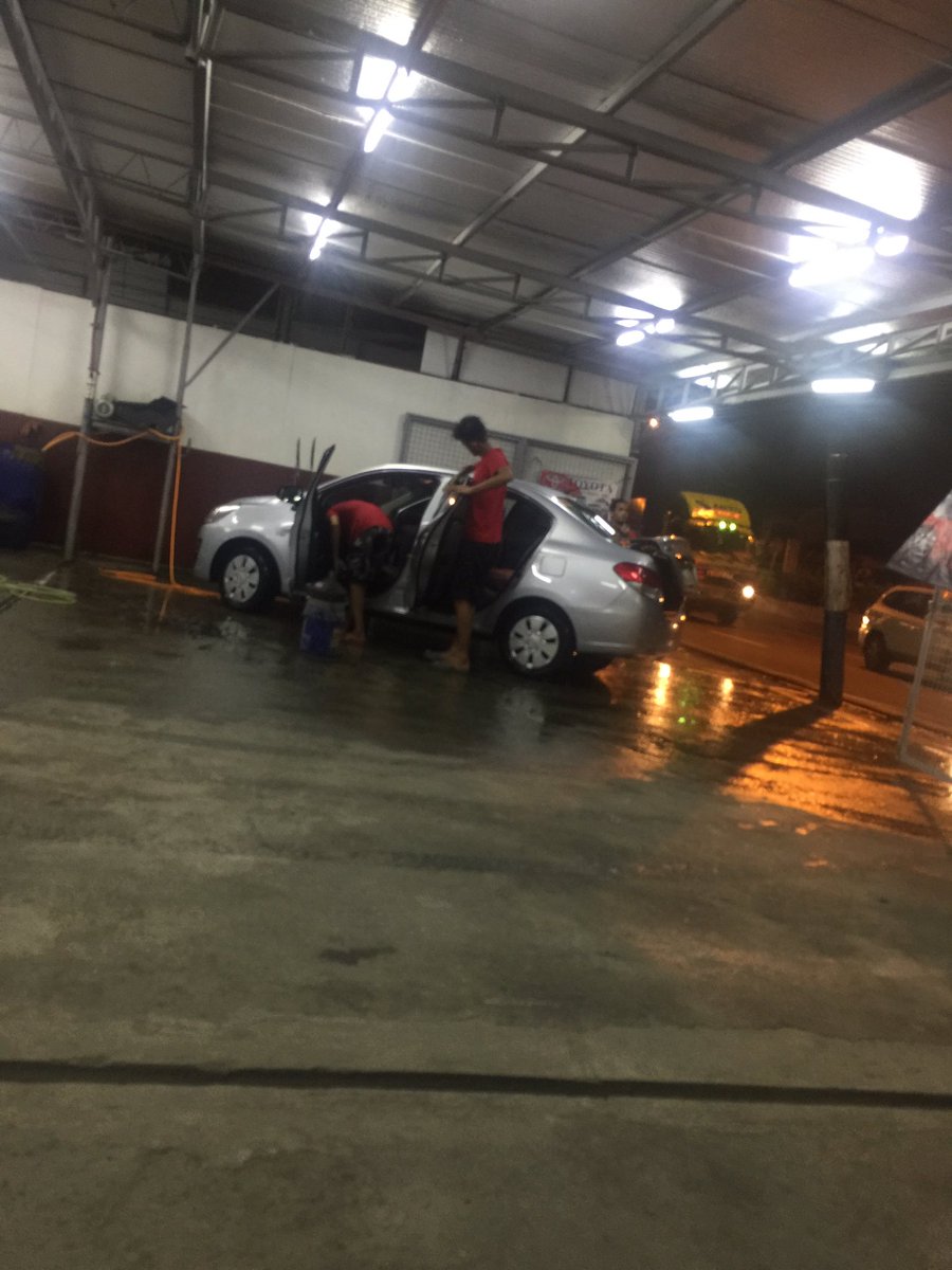 Abi_aGirl's tweet photo. Thank you pinayagan niyo pa ako mag pa car wash ng ganitong oras. :) hehehe. #Microtex https://t.co/nHKUrvcuTn