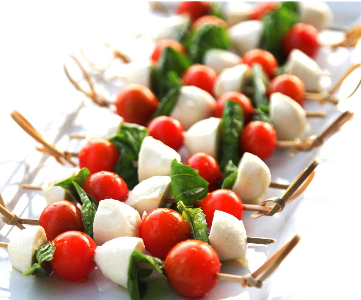 Classique_Cater's tweet photo. Miniature #Caprese #Skewers made with #fresh basil, baby #bocconcini and a #balsamicdrizzle! #eventcatering https://t.co/K6BpFDZjBn
