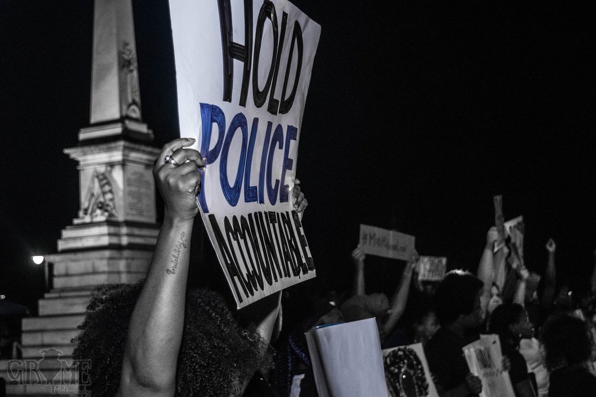 grimephoto's tweet photo. #BlackLivesMatter https://t.co/7iRmRldHgw