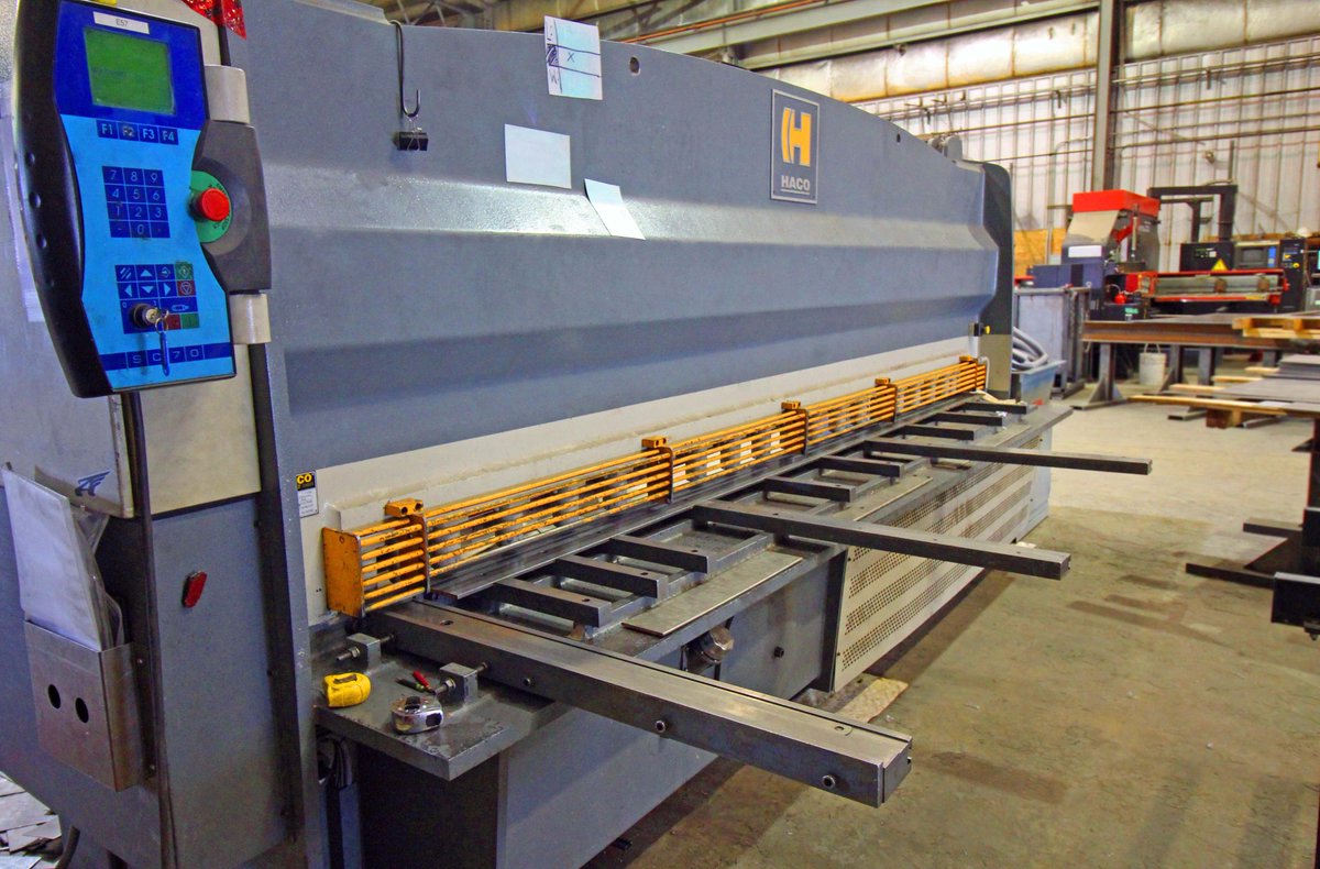 revengltd's tweet photo. We rely on our #equipment to help us produce the highest quality products #yycengineering #Calgary #workinghard https://t.co/LDAeaNMqsG