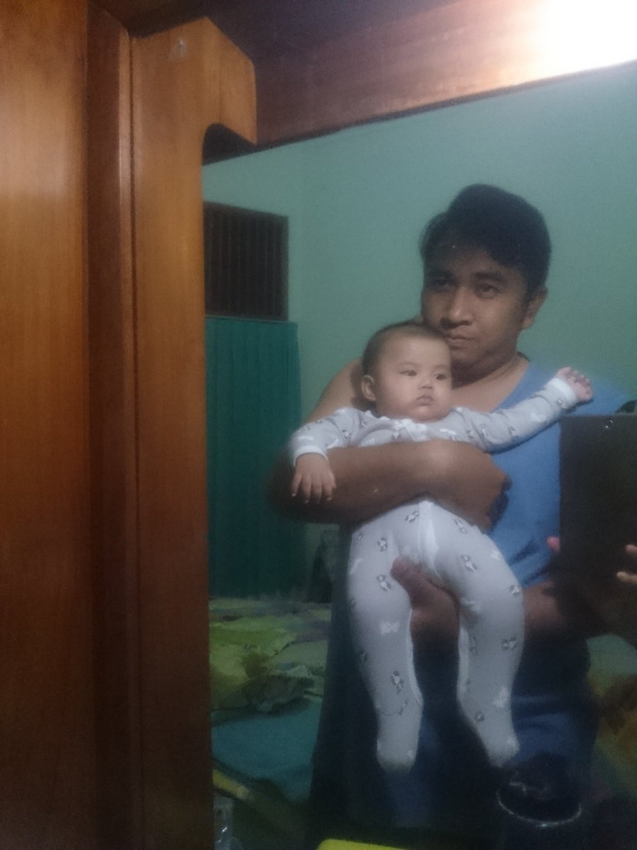 dils4r's tweet photo. Bayik ga mau bobo malah anteng diajak ngaca😄 https://t.co/Kh81xpNVOg