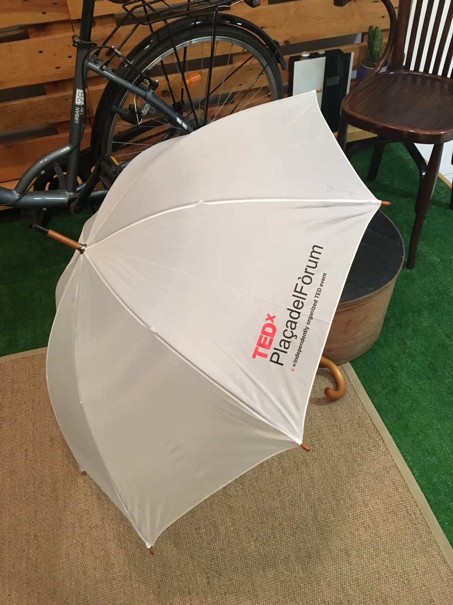 tedxtarragona's tweet photo. Dia de pluja, dia de paraigua! #tedx #TEDxPdF https://t.co/dAkwYn1M4H