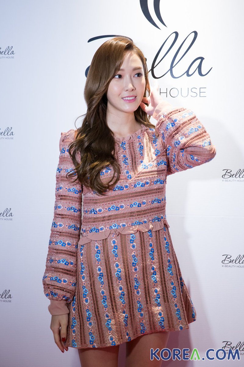 [PIC][11-10-2016]Jessica khởi hành đi Singapore để tham dự "Bella K-Beauty House Celebrity Session" vào hôm nay Cukvxc6UsAASjf0