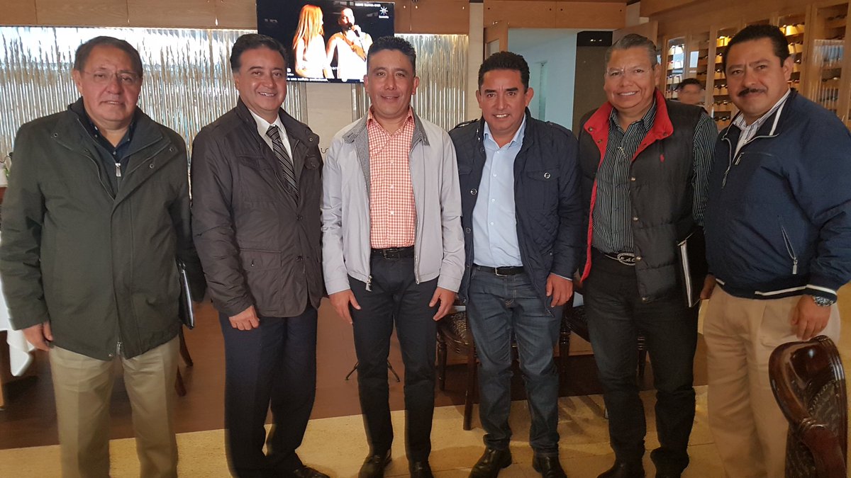 ConEsequiel's tweet photo. Que agradable mañana atendiendo los proyectos estrategicos de nuesto amigo el gobernador@eruviel_avila @cruz_roa @ArmandoMendezGu En Grande https://t.co/87HepTDnIG