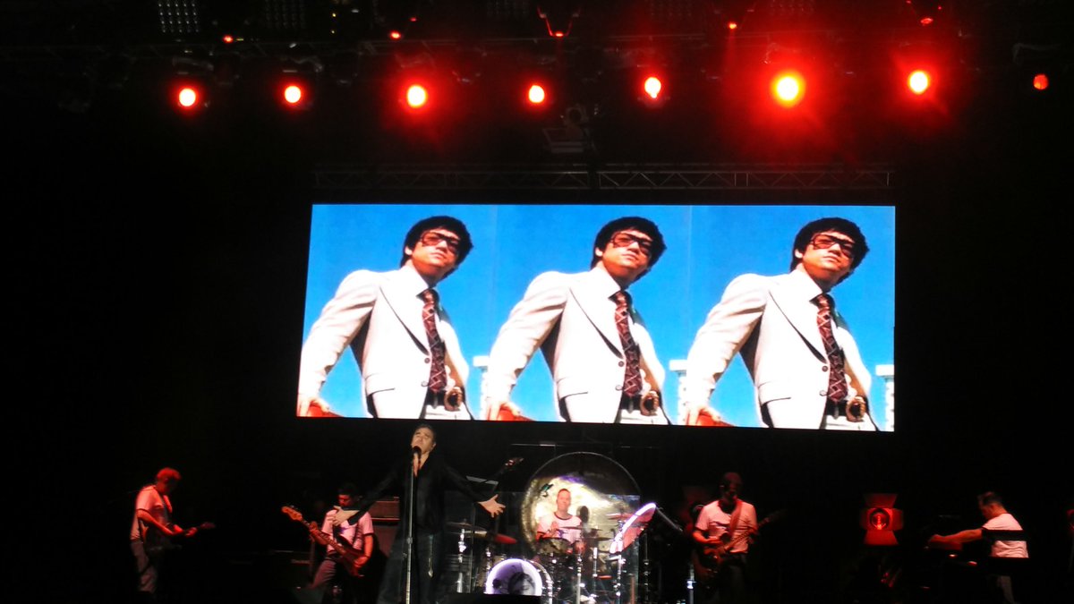 merchmaniacs's tweet image. Perform Morrissey live in GBK Senayan Sports Complex Senayan. Promoted by @kiosplay #MorrisseyJKT #MMLivetweet