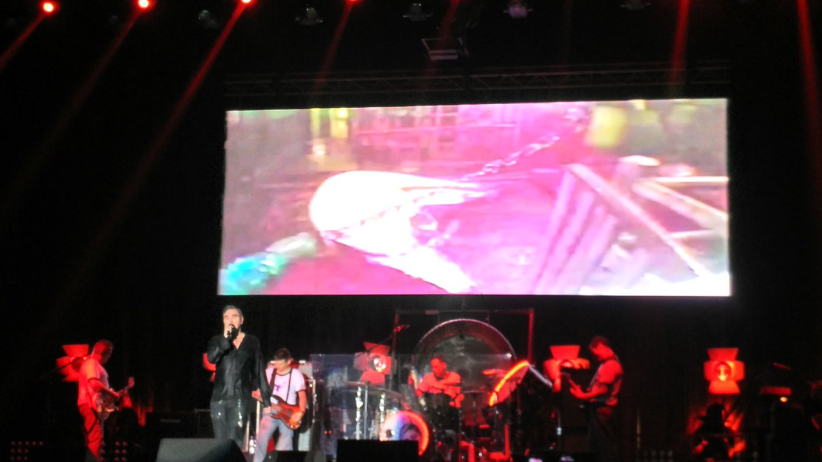 merchmaniacs's tweet image. Perform Morrissey live in GBK Senayan Sports Complex Senayan. Promoted by @kiosplay #MorrisseyJKT #MMLivetweet