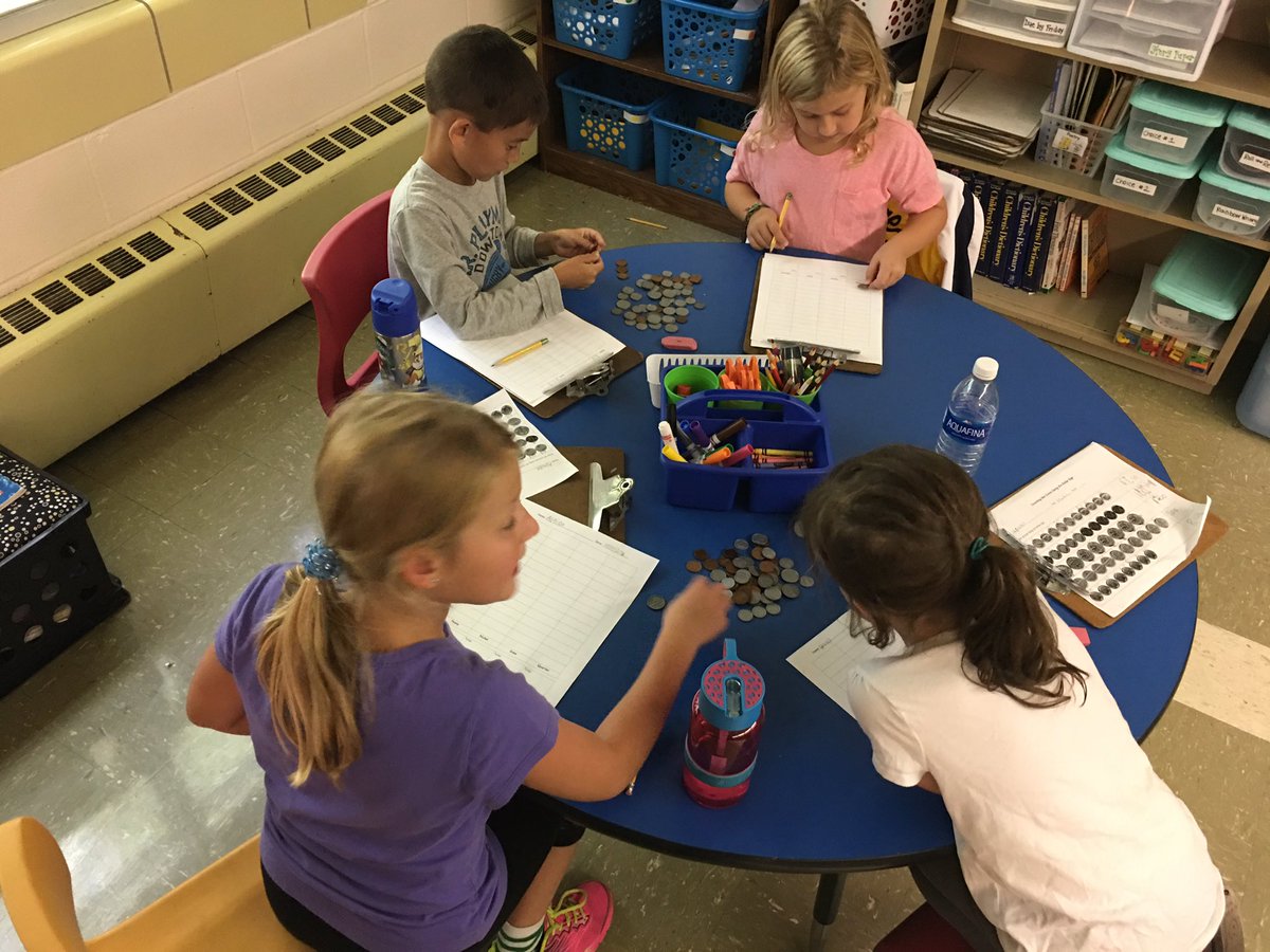 Mrs_Barbera's tweet photo. Organizing, sorting, naming, and counting coins in math today! https://t.co/Z1GX9dpMzm