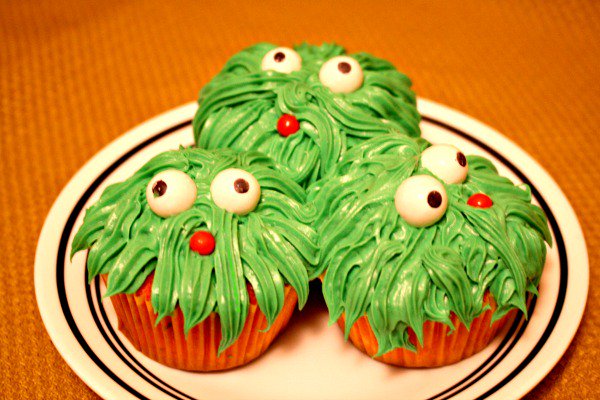 CelebrationFrey's tweet image. Enter the #CelebrationSpookyTreats Giveaway at the link below for a chance to win great prizes! Only 4 Days left! bit.ly/2dla98B