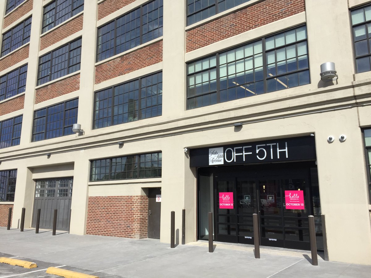 A new Saks Off 5th and Century 21 store open in Brooklyn. 
bizj.us/1olqiw <a href="/NYBizJournal/">New York Business Journal</a>