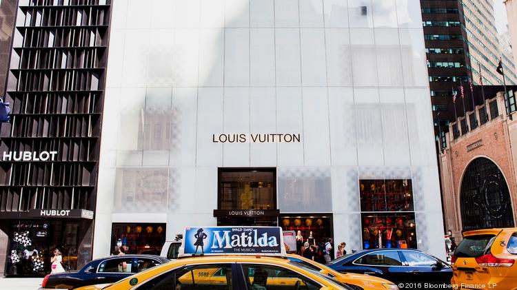 LVMH says no way will it work with Amazon. bizj.us/1ol5a6 <a href="/NYBizJournal/">New York Business Journal</a>
