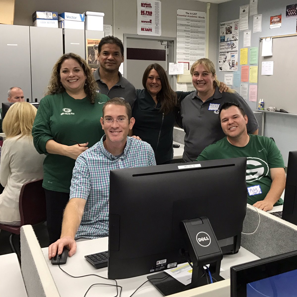SraCasaDeAmor's tweet photo. GBHS Spanish PLT collaborating during the Applied Learning session #plcproud #rjuhsd https://t.co/qlDwcY3D6X