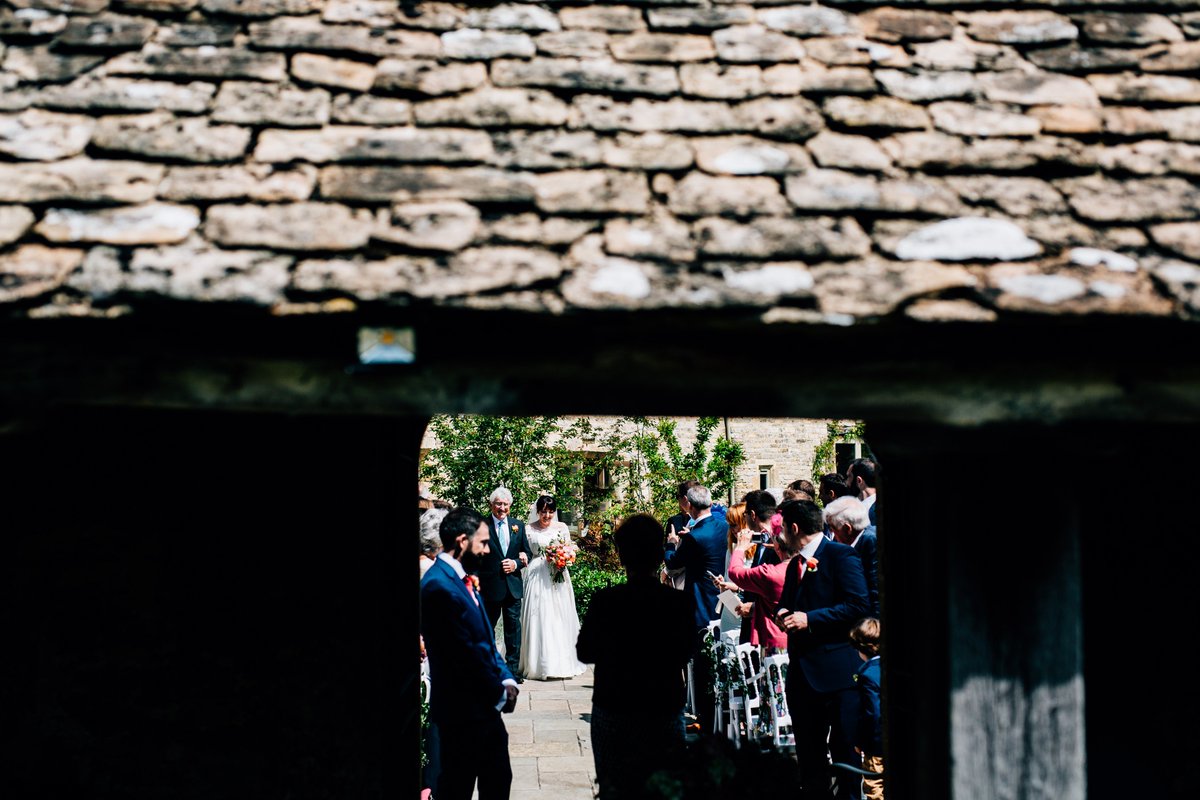 @CaswellHouse is incredible for an outdoor ceremony - check out our full blog here! wp.me/p79FWr-3re #weddinghour #oxford #weddings