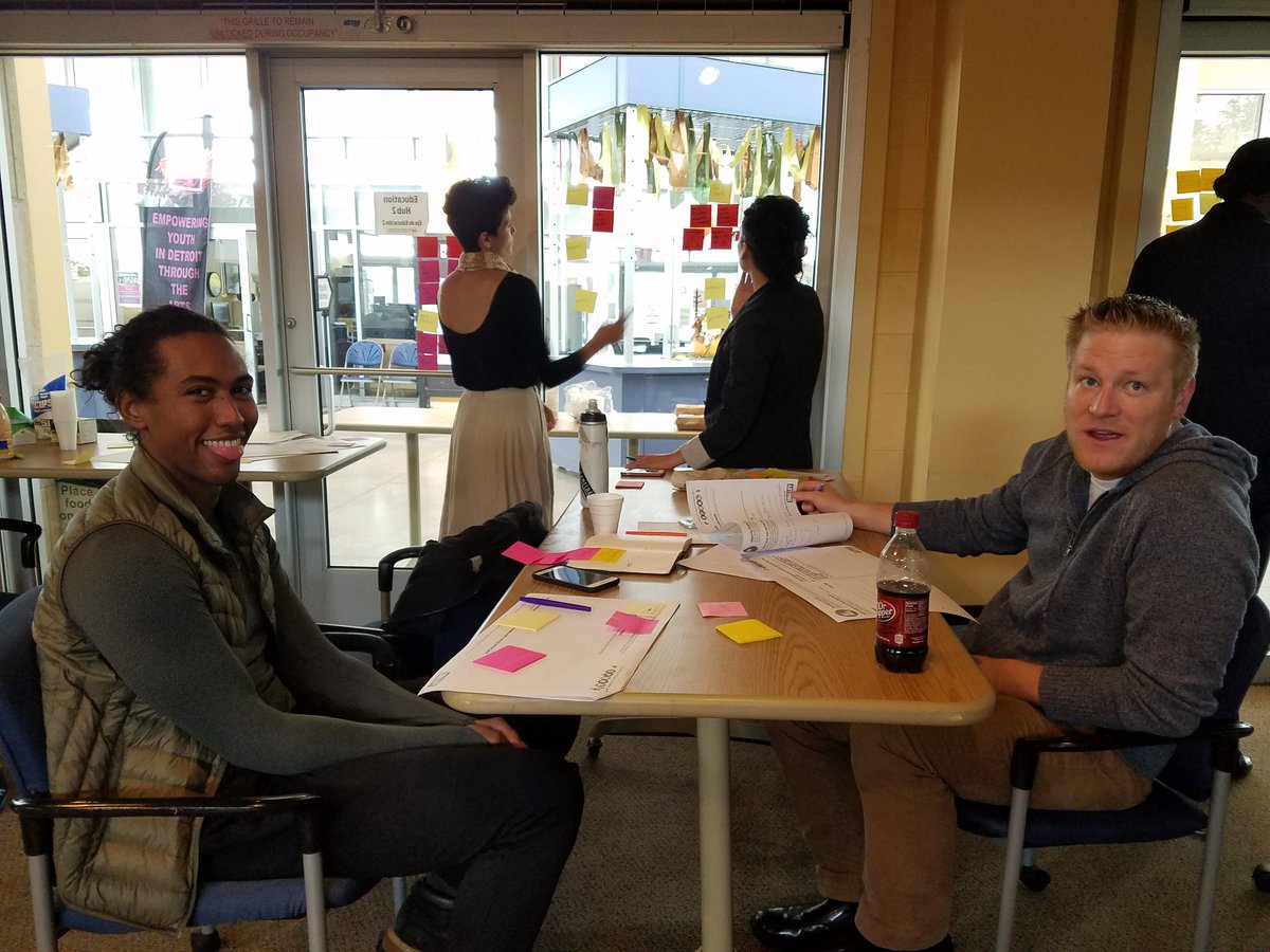 Sticky notes and ideas everywhere.. it must be #rapidinnovationlab day with <a href="/SmallifyLabs/">Dave Viotti</a> #civicX #startup #socent