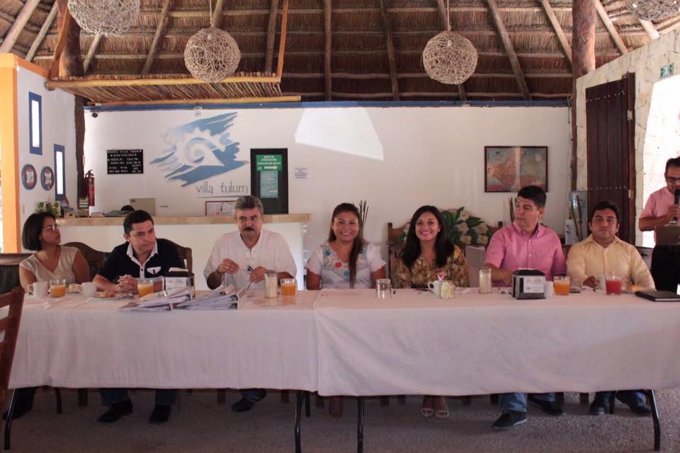 RomiDzulCaamal's tweet photo. Fue un gusto asistir al 8° Aniversario del Colegio de Arquitectos e Ingenieros de #Tulum. Su profesionalismo ayuda a nuestro desarrollo. https://t.co/3VW19upWRq